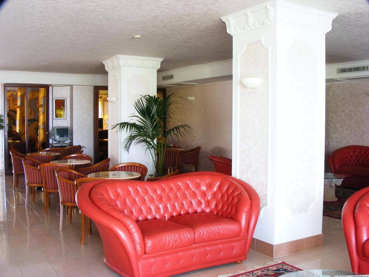 Hotel Imperial Beach Rimini Esterno foto