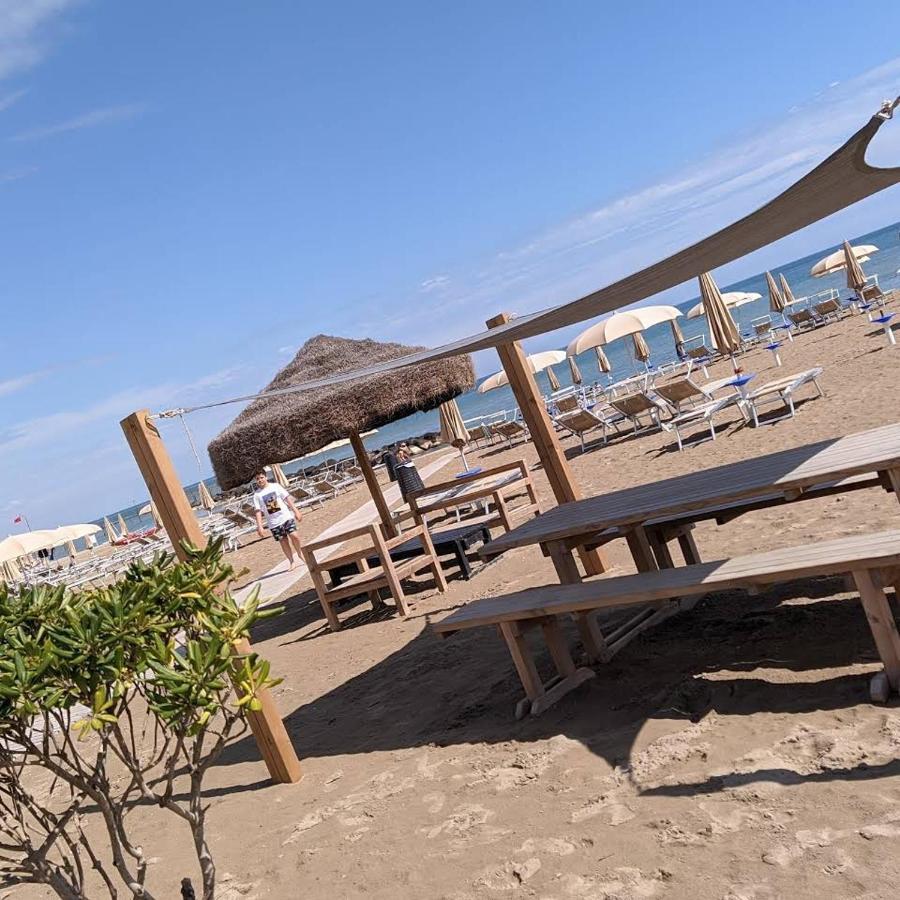 Hotel Imperial Beach Rimini Esterno foto