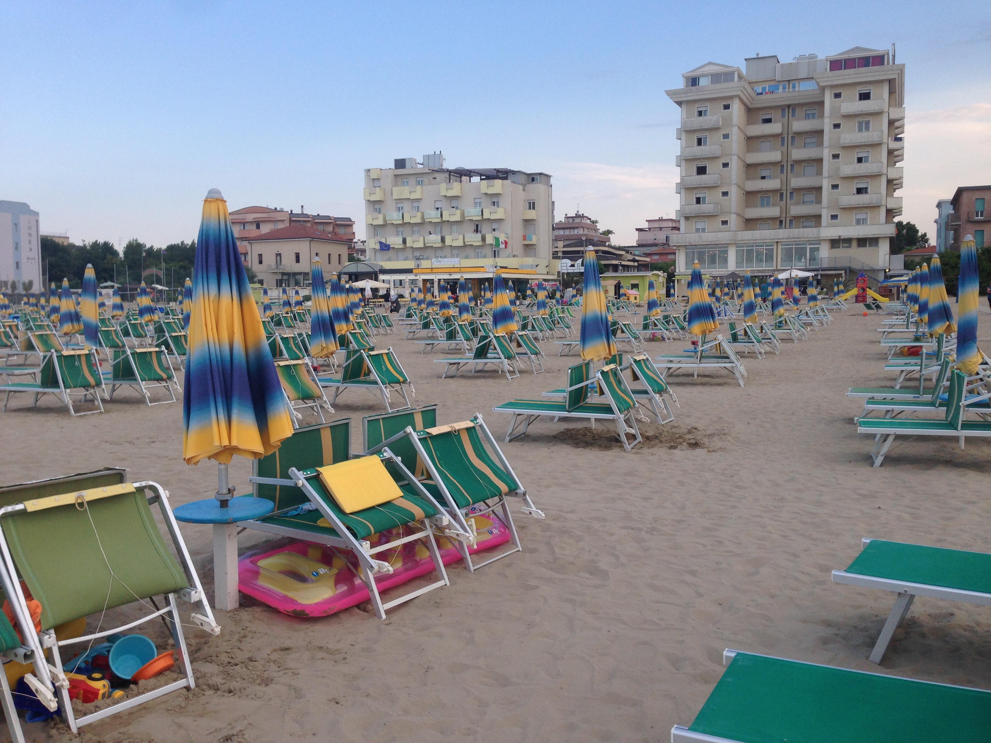Hotel Imperial Beach Rimini Esterno foto