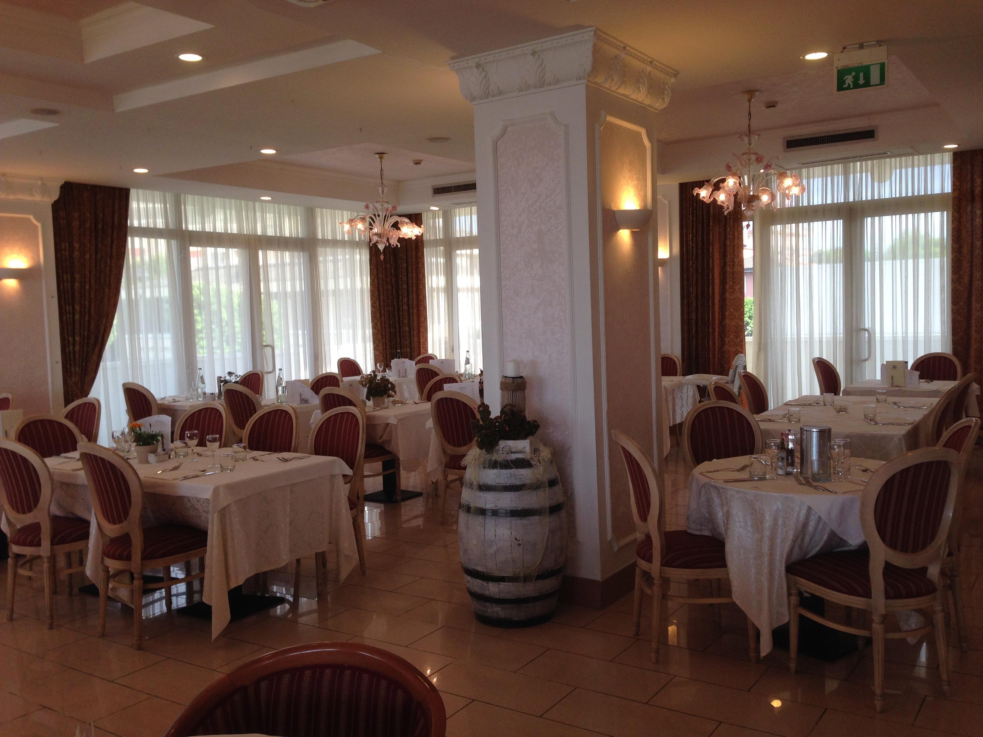 Hotel Imperial Beach Rimini Esterno foto