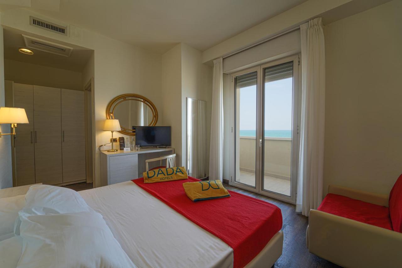 Hotel Imperial Beach Rimini Esterno foto