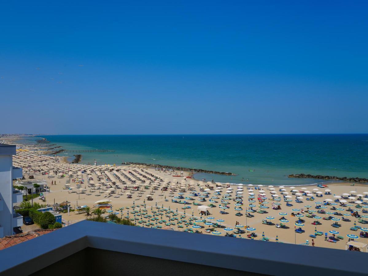 Hotel Imperial Beach Rimini Esterno foto