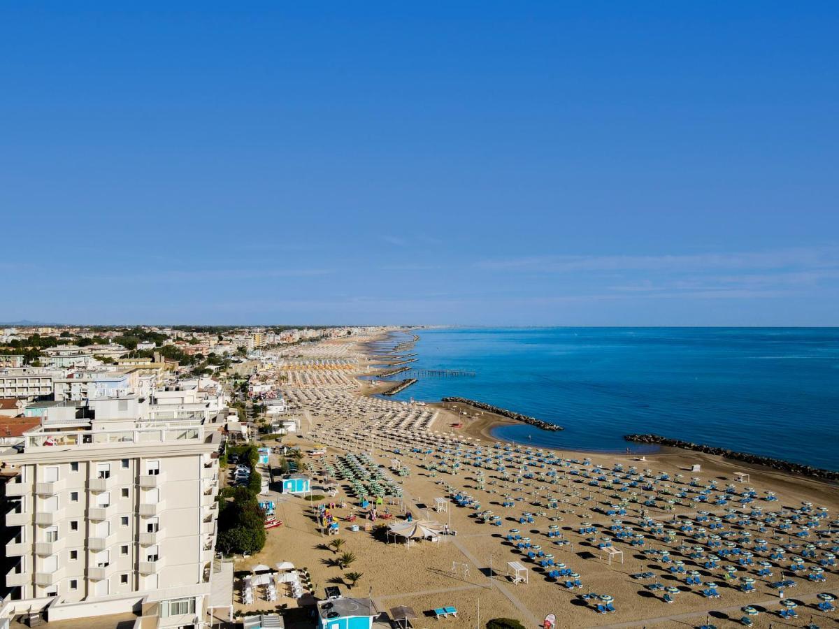 Hotel Imperial Beach Rimini Esterno foto