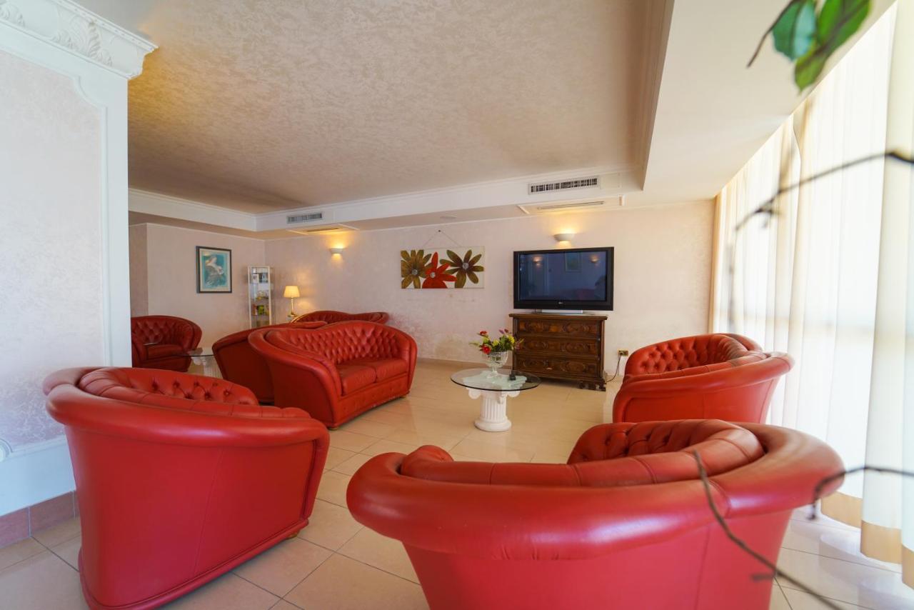 Hotel Imperial Beach Rimini Esterno foto